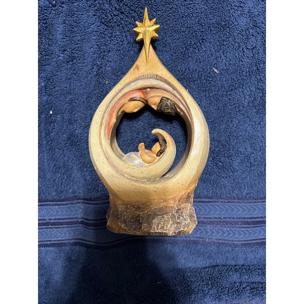 Resin Baby Jesus Mary and Joseph Hold family Statue